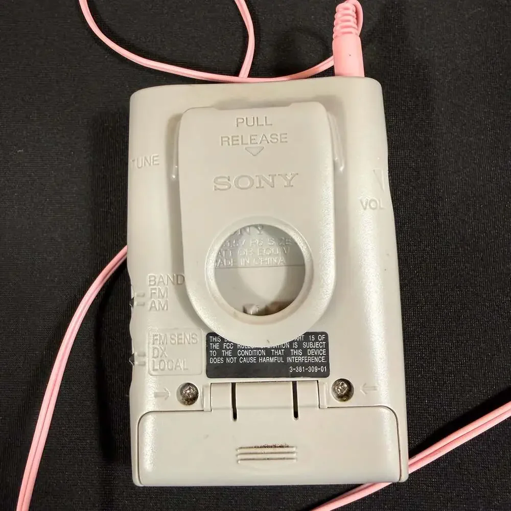 Sony Walkman SRF-59 AM/FM Portable Pocket Radio untested